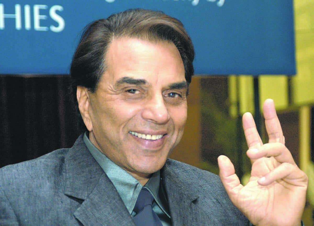 Dharmendra Ji Passes Away at 89 (1935-2025): Veteran Actor’s Death Leaves Bollywood Heartbroken 2 Dharmendra Ji Passes Away at 89