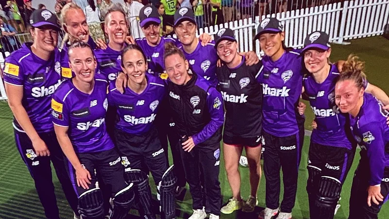 HBH-W vs SYS-W 19th T20 Live Score: playing 11, Full Match Details, Sydney Sixers Women won by 11 runs 1 HBH-W vs SYS-W 19th T20 Live Score